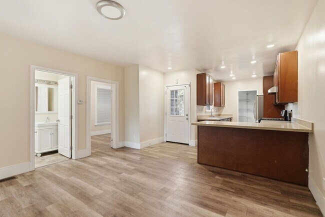 Building Photo - 2535 Filbert St