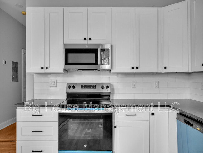 Building Photo - 707 Druid Park Lake Dr