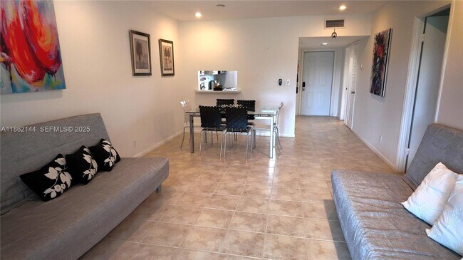 Building Photo - 5200 Washington St