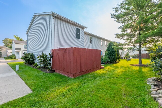 Building Photo - 867 Sheldrake Ct