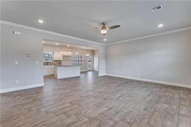 Building Photo - 582 Quartz Wy