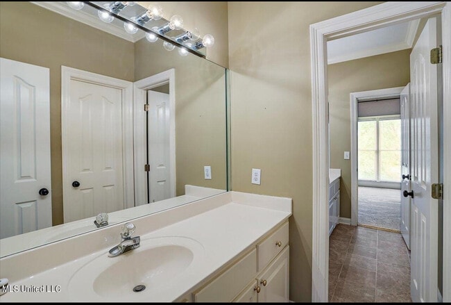 Building Photo - 132 Pine Ridge Cir