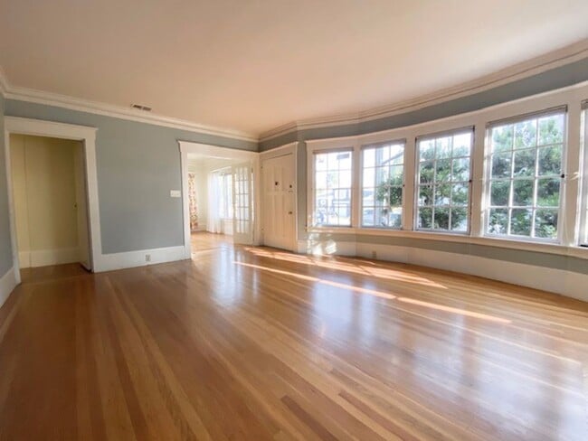 Building Photo - 1810 Pacific Ave