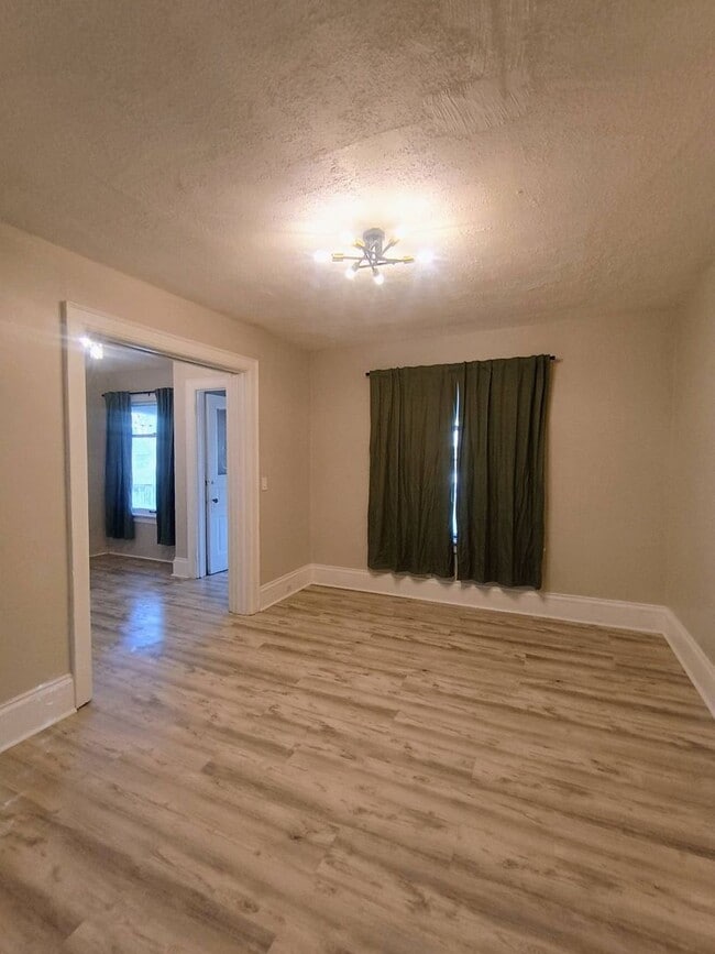 Building Photo - Charming 4-Bedroom Home in Harambee