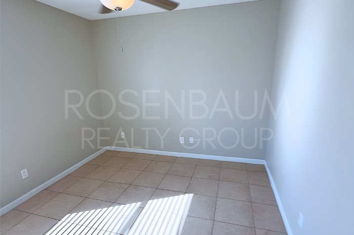 Building Photo - 713 W 1st Ave