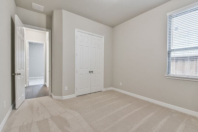 Building Photo - 27124 Regal Scott Dr