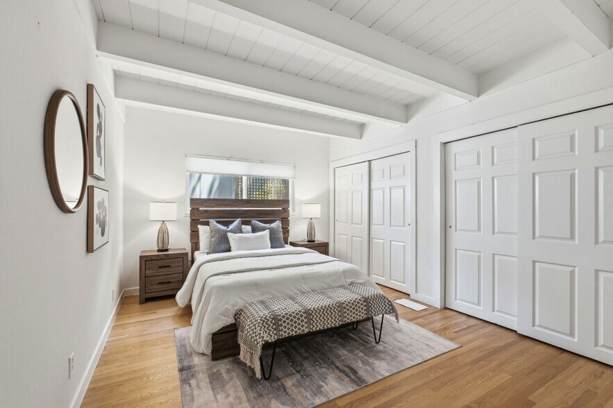 Building Photo - 2323 Mastlands Dr