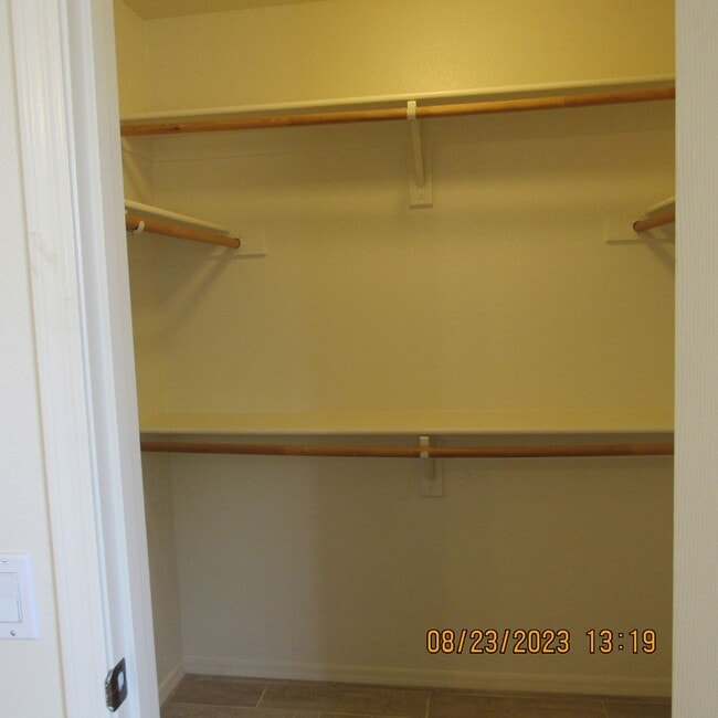 Building Photo - 646 Roamer Ln
