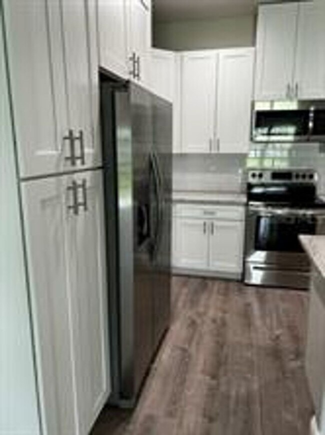 Building Photo - 18 Bunker View Dr