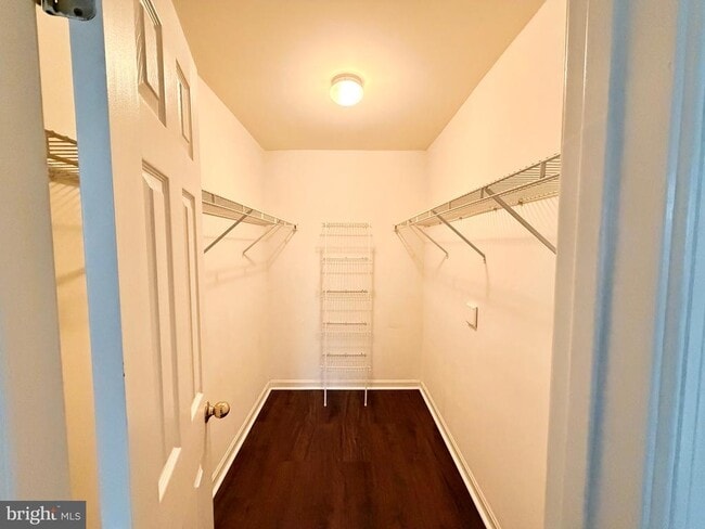 Building Photo - 214 Fernwood Pl