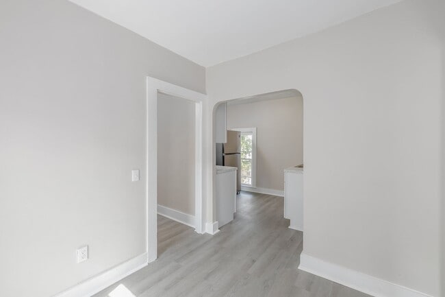 Building Photo - 576 Jefferson St