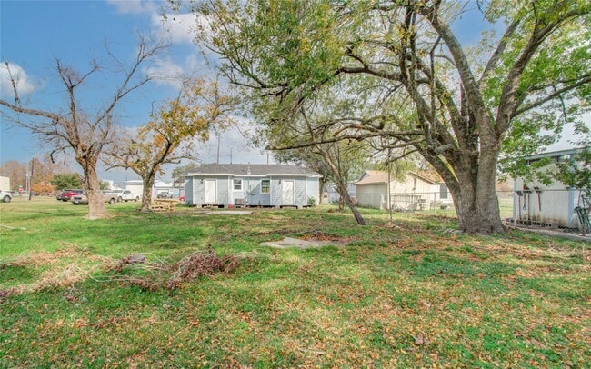 Building Photo - 114 S Iowa St