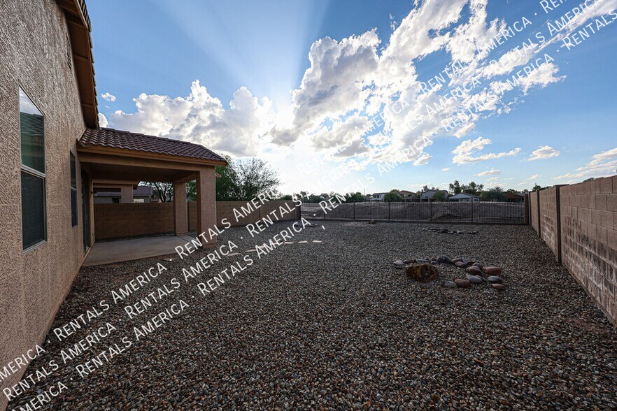 Building Photo - 5614 W Lydia Ln