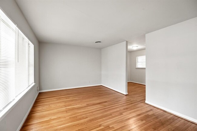Building Photo - 2722 Dragonwick Dr