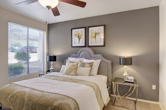 Building Photo - Mirador