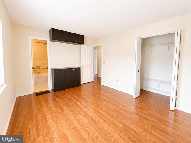 Building Photo - 13354 Jasper Ct