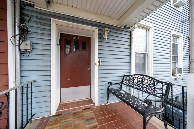 Building Photo - 203 Bowers St