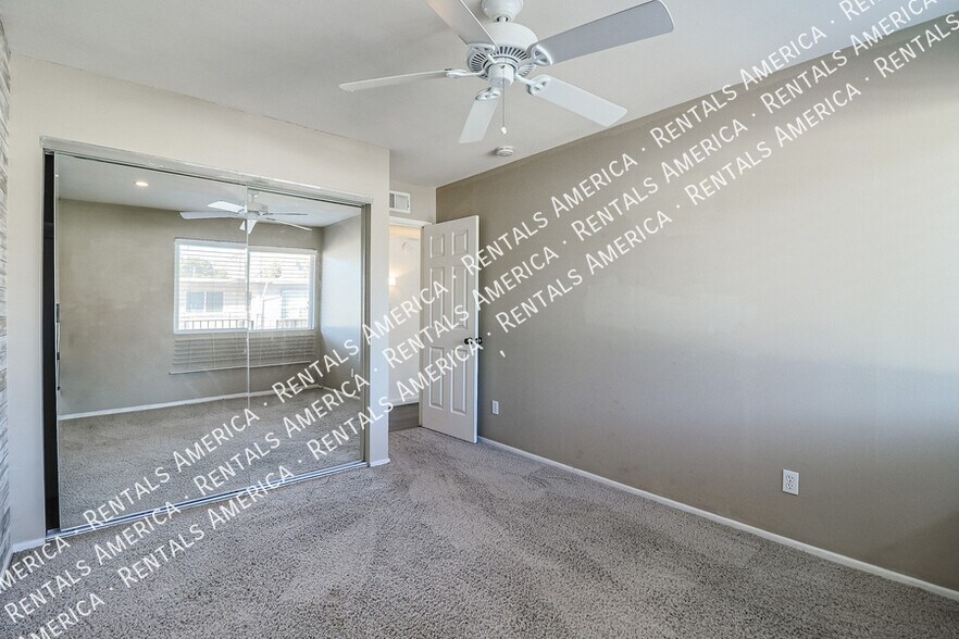 Building Photo - 4132 E Calle Redonda