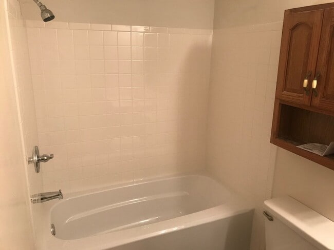 Building Photo - 2803-2811 Scarlet Oak Dr