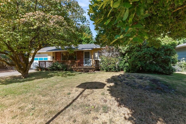Building Photo - 9877 SE 33rd Ave