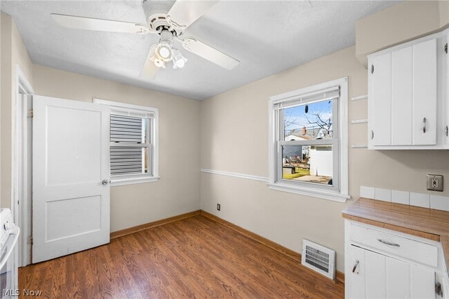 Building Photo - 2438 Brookdale Ave