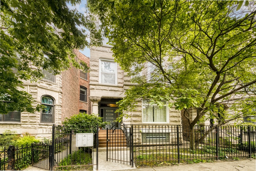 Building Photo - 1345 N Maplewood Ave