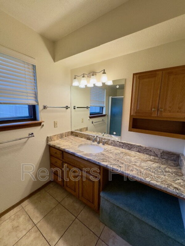 Building Photo - 2915 S 138th E Ave