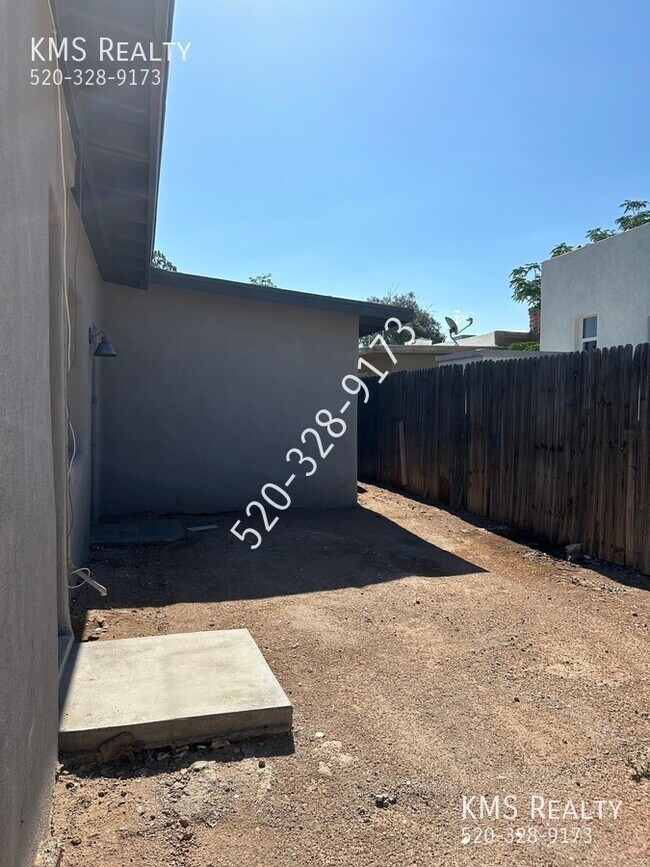 Building Photo - 302 E District St