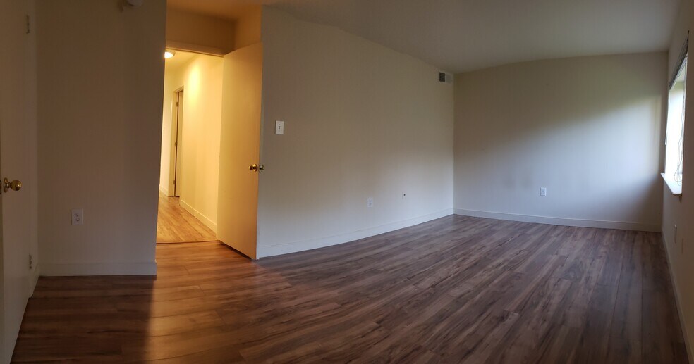 Master Bedroom - 12203 Braxfield Ct