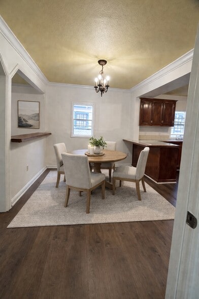 Dining area - 4517 Molina Dr