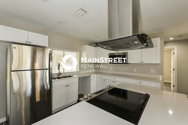 Building Photo - 3 Bedroom Pet-Friendly Home in Cape Coral,...