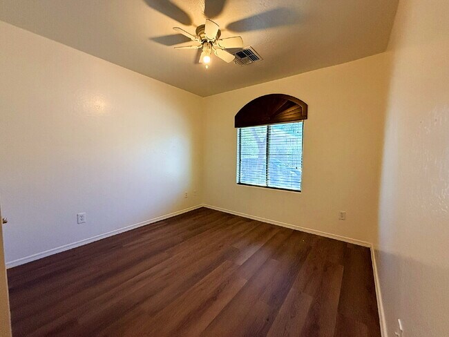 Building Photo - Beautiful Goodyear Home in Centerra – Spacious, Stylish & Move-In Ready!
