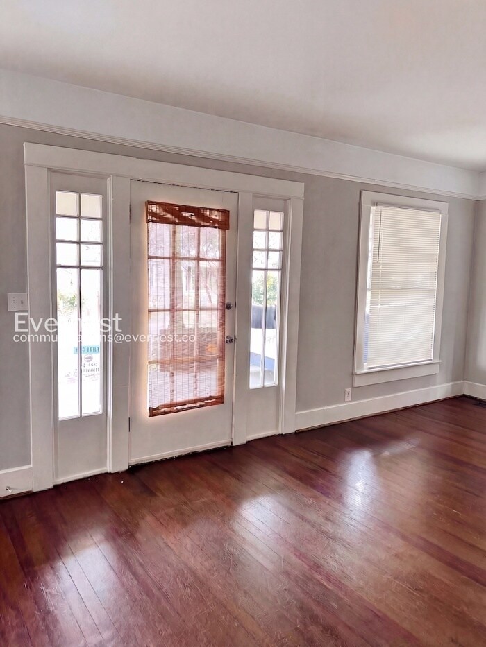 Building Photo - 4601 7th Ct S