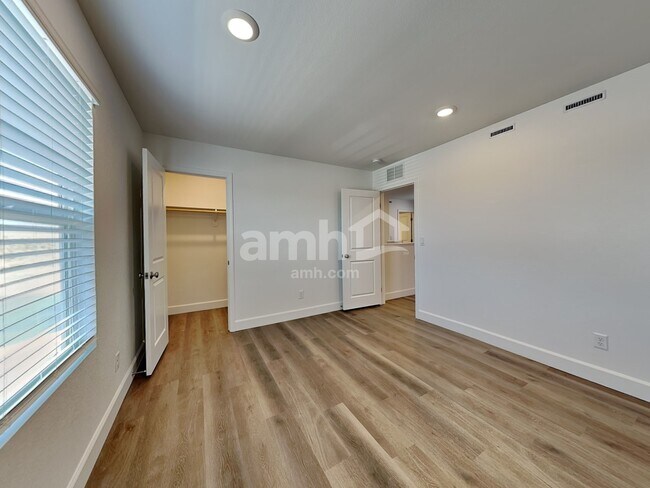 Building Photo - 6495 Aspen Mountain Ave