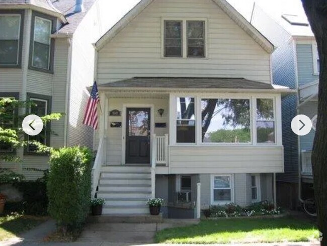 Building Photo - 3547 N Marshfield Ave