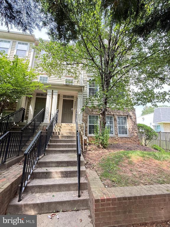 Building Photo - 7200 Phelps Hill Ct