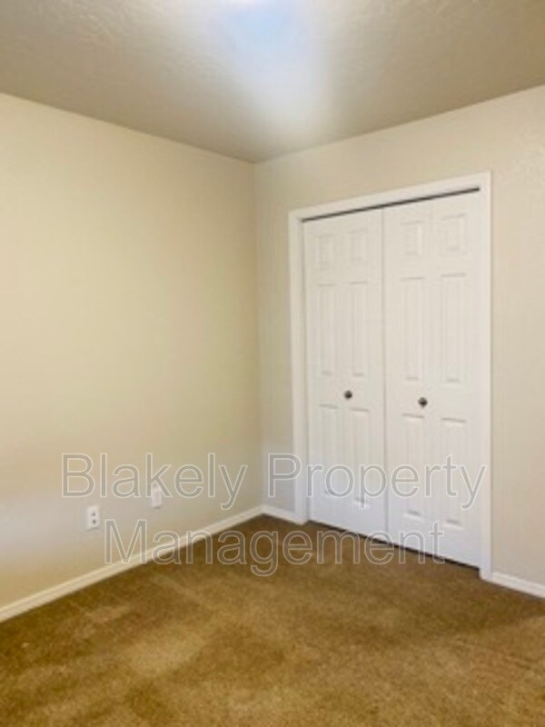 Building Photo - 13513 Palm Beach Dr