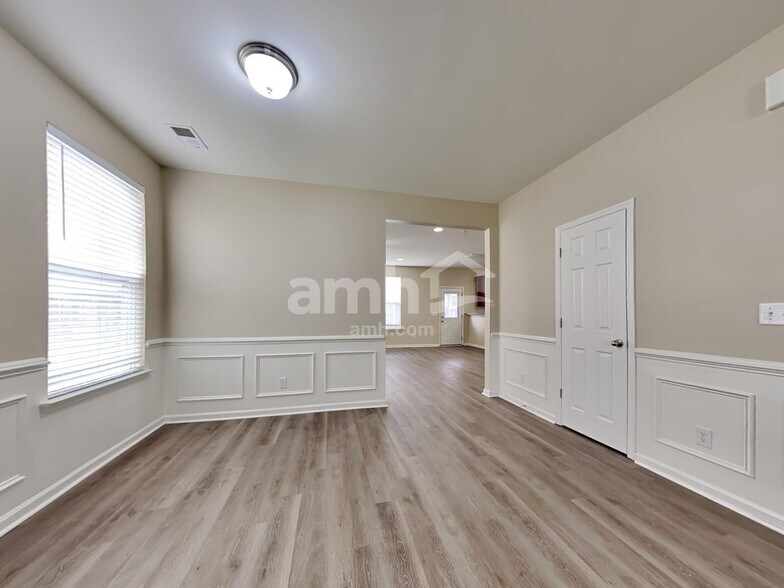 Building Photo - 204 Short Woods Ct