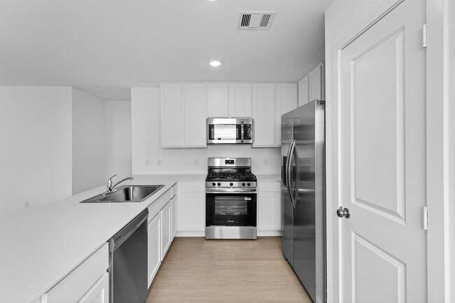 Building Photo - 3038 Mallorca Dr