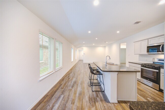 Building Photo - 5618 Redstone Gardens Dr