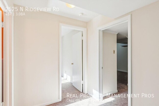 Building Photo - 2525 N Ridgeview Rd