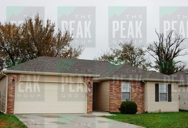 Building Photo - Home For Rent in Willard School District