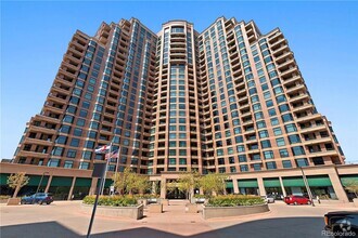 Building Photo - Penterra Plaza Condo with Amazing Panorami...