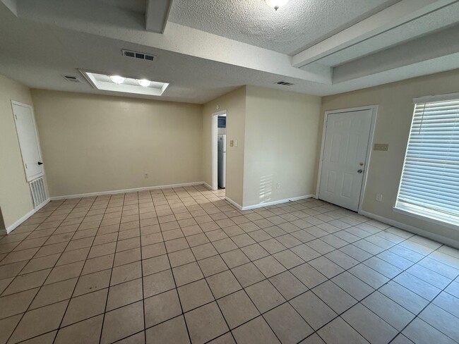 Building Photo - DM 8257-59 Keel Ave