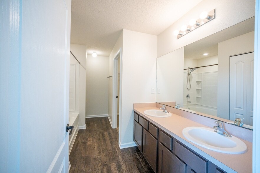 Building Photo - 2528 Acorn Creek Rd