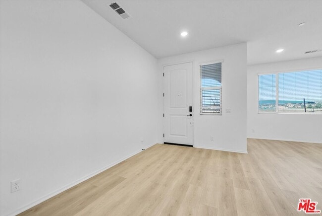 Building Photo - 4102 S Limecrest Paseo