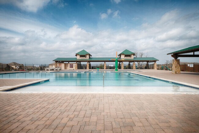 Building Photo - 8333 Paola St