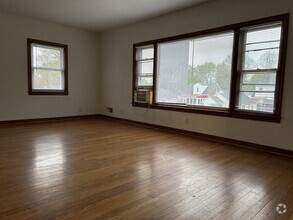 Building Photo - 3124 E Carpenter St