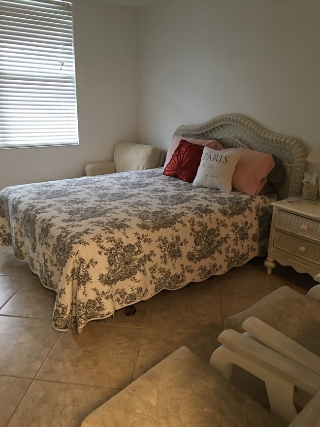 Guest Room (Muted) - 9650 S Ocean Dr