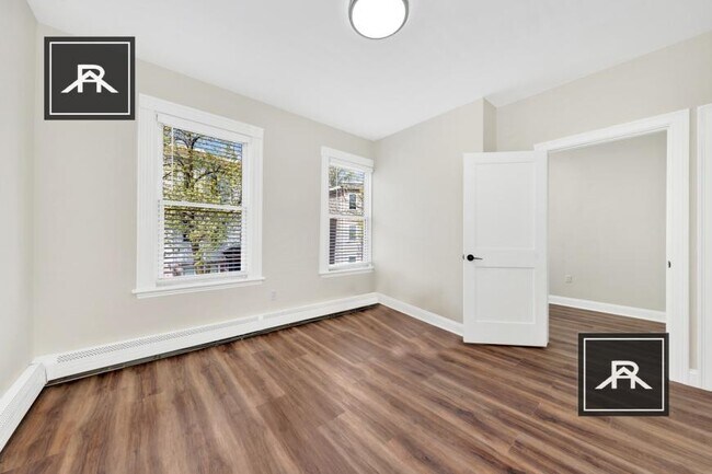 Building Photo - 3 bedroom in Boston MA 02127